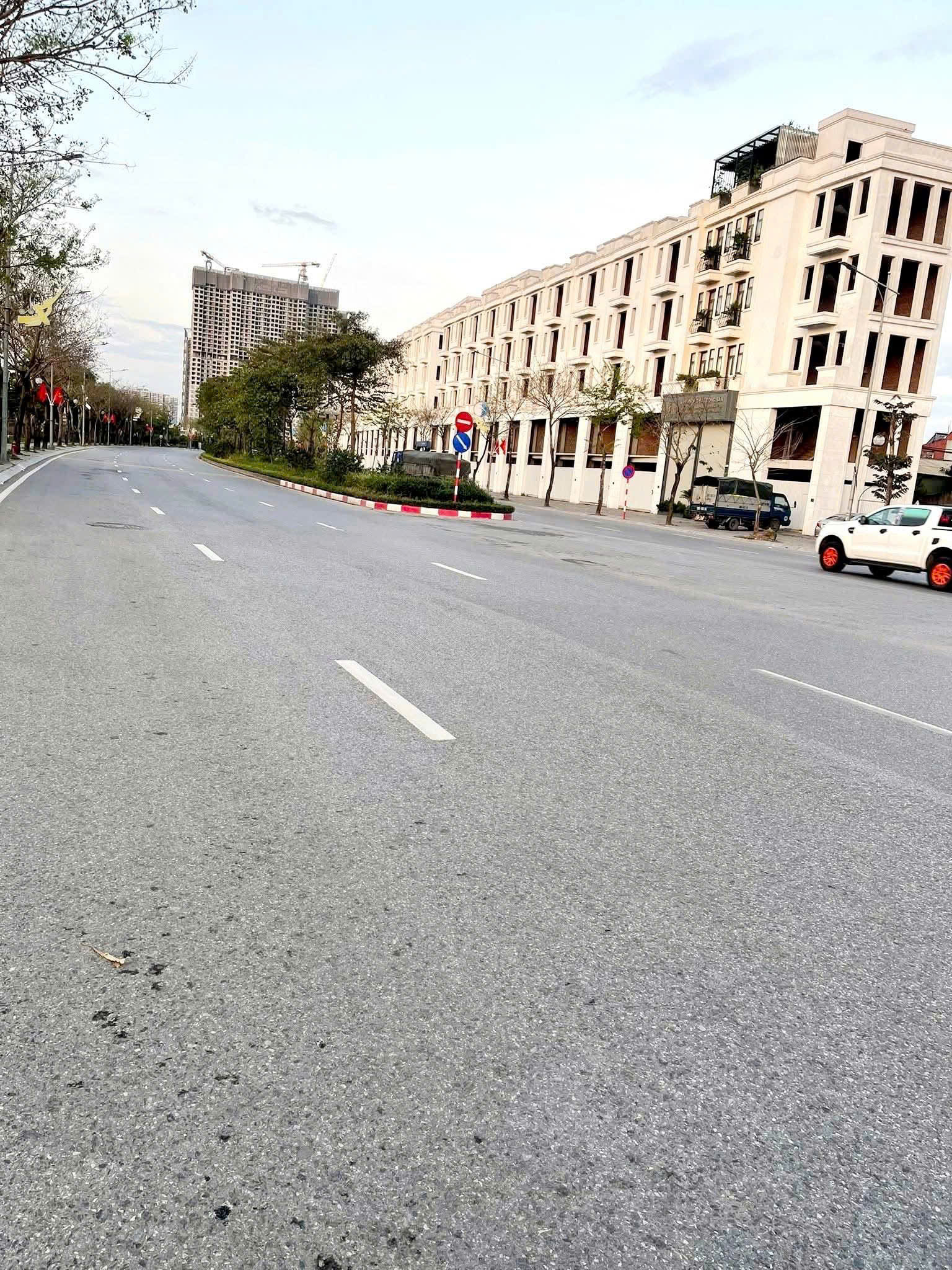 
NHÀ MẶT PHỐ - ĐẦU TƯ KINH DOANH ĐỈNH CAO – VỊ TRÍ ĐẲNG CẤP
 15983591