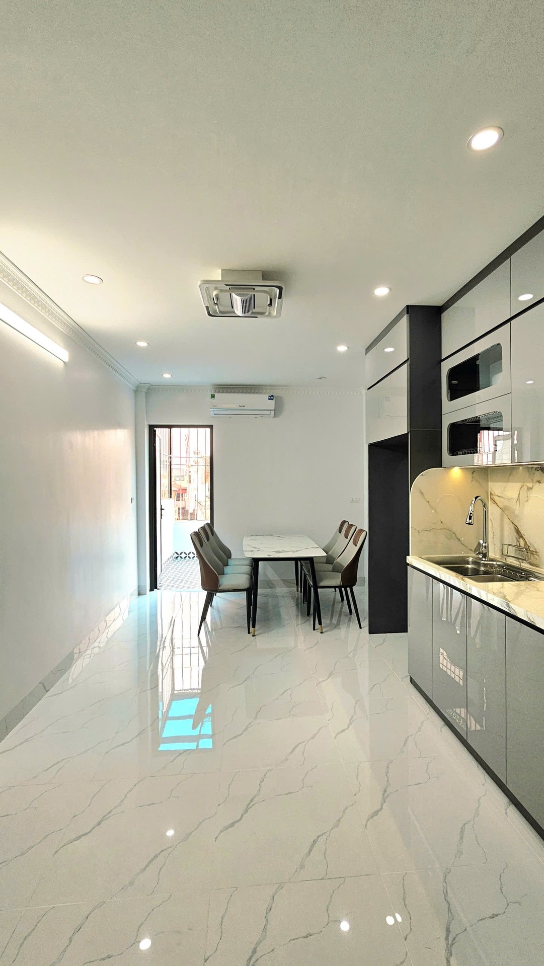 🔥NHÀ VƯƠNG THỪA VŨ PHÂN LÔ QUÂN ĐỘI HIẾM – Ô TÔ ĐỖ CỬA – NGÕ 5M THÊNH THANG 🔥
 15983600