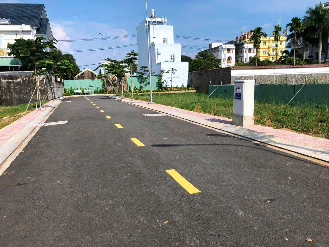 CẦN BÁN 53M2 ĐẤT THỔ CƯ MT ĐƯỜNG NHỰA XE TANK 15983604