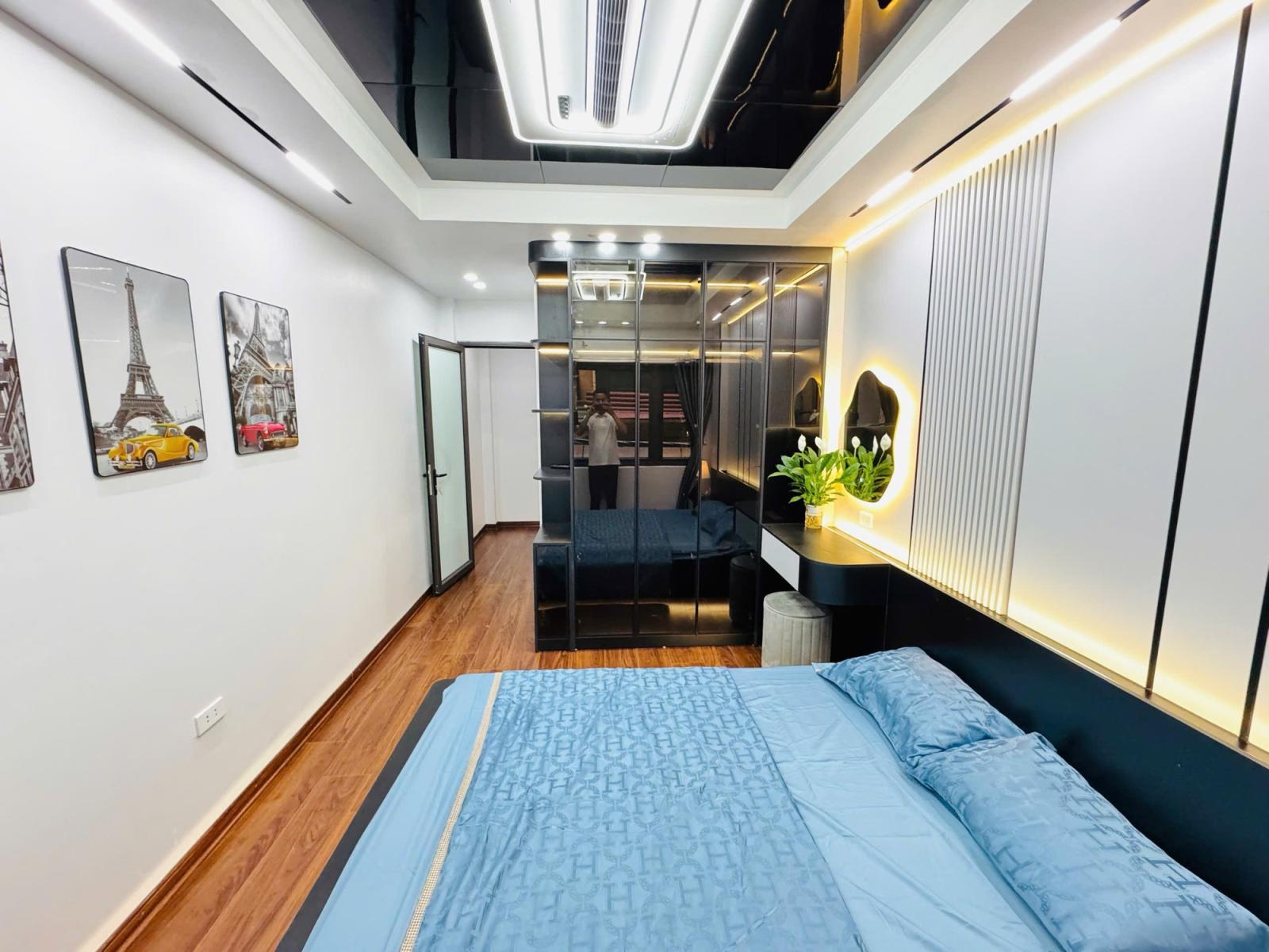 Bán Nhà Đặng Tiến Đông 22/26m2.  5 tầng. mặt tiền 3.2m. giá 8.6 Tỷ Đống Đa Hà Nội 15983617