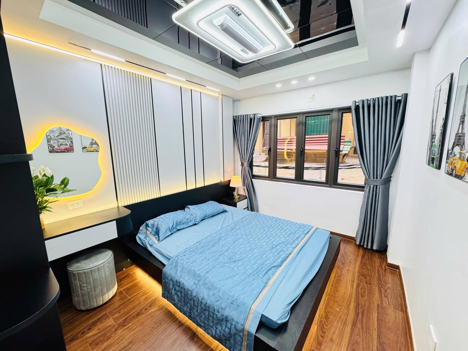 Bán Nhà Đặng Tiến Đông 22/26m2.  5 tầng. mặt tiền 3.2m. giá 8.6 Tỷ Đống Đa Hà Nội 15983617