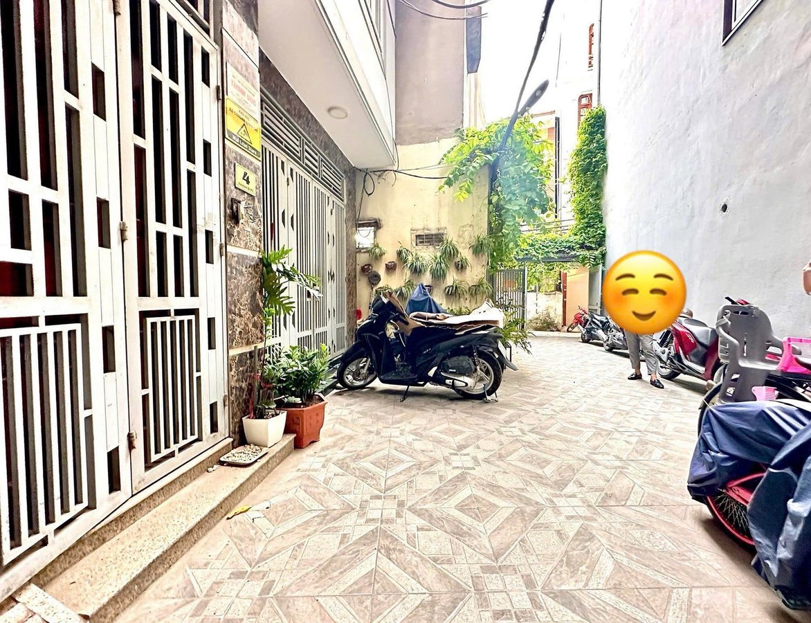 Bán Nhà Trương Định 30m2.  5 tầng. mặt tiền 3.5m. giá 9.8 Tỷ Hai Bà Trưng Hà Nội 15983657