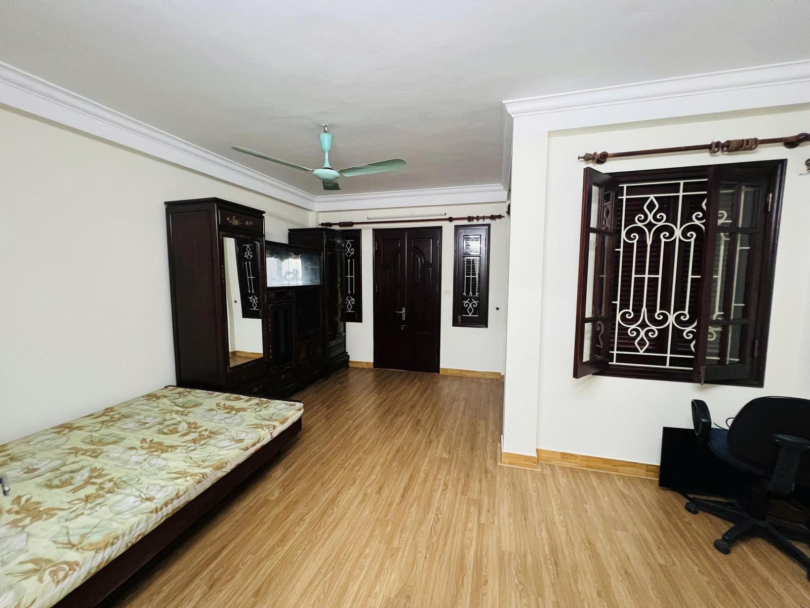 Bán Nhà Ngọc Khánh 40m2. 5 tầng. mặt tiền 5.1m. giá 9.8 tỷ Ba Đình Hà Nội 15983690