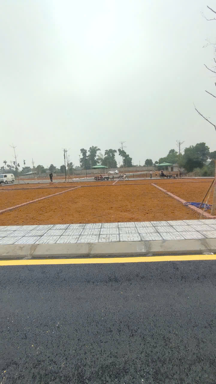 Cần bán gấp 100m2 view hồ cực thoáng cạnh Khu công nghệ cao. Chỉ 4x tr/m2. LH: 0948558676 15983709