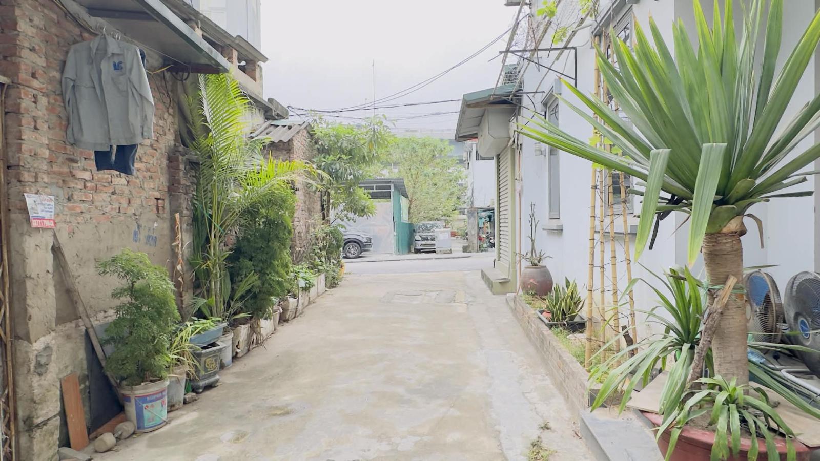 nhà lô góc mặt phố Long Biên, 100m, mặt tiền 7.3m, ôtô 2 chiều 15983713