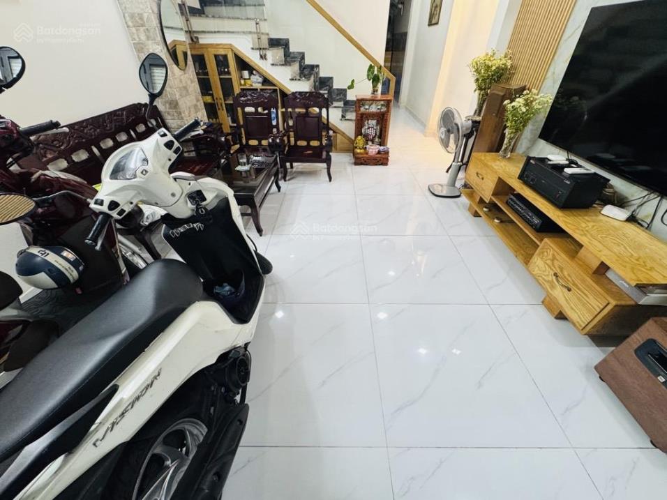 Bán Nhà Mặt Tiền Dương Quảng Hàm, Gò Vấp 4x13m, 3 Tầng, Kinh Doanh Sầm Uất 13.7 Tỷ TL 15983723