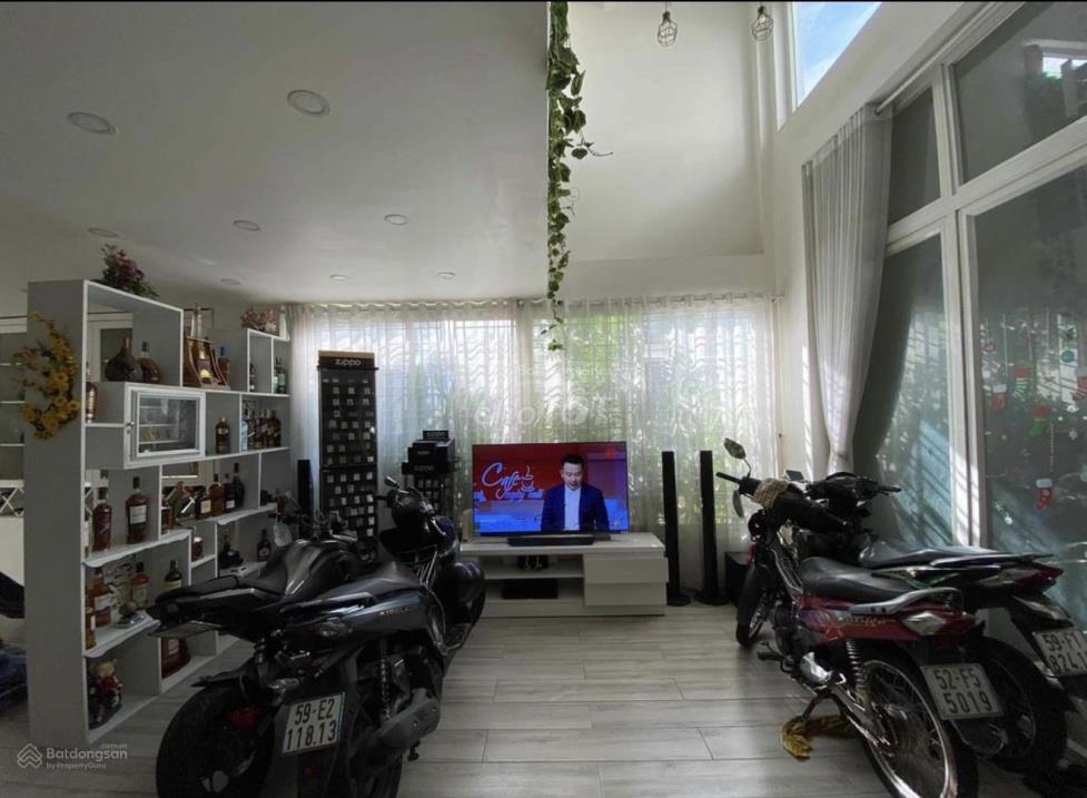 Bán nhà 2MT HXH 5m Thông tại 1122/ QUANG TRUNG, P8,DT 5,5x12m (CN 60m2) 1tr3l Sân Thượng Giá 9,5 tỷ 15983770