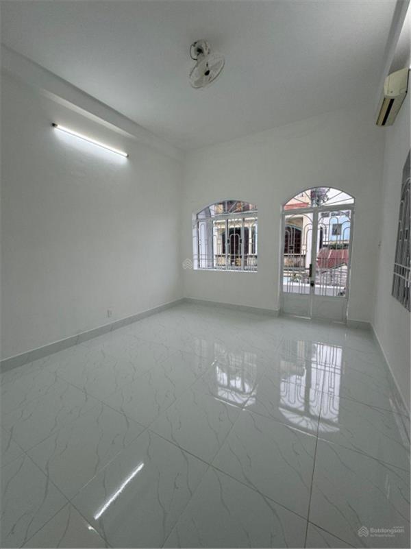 Nhà riêng 3 tầng tọa lạc tại trung tâm Gò Vấp, P17. DT 5,7x19=93m2 nhà còn mới vào ở ngay giá 8 tỷ 15983787