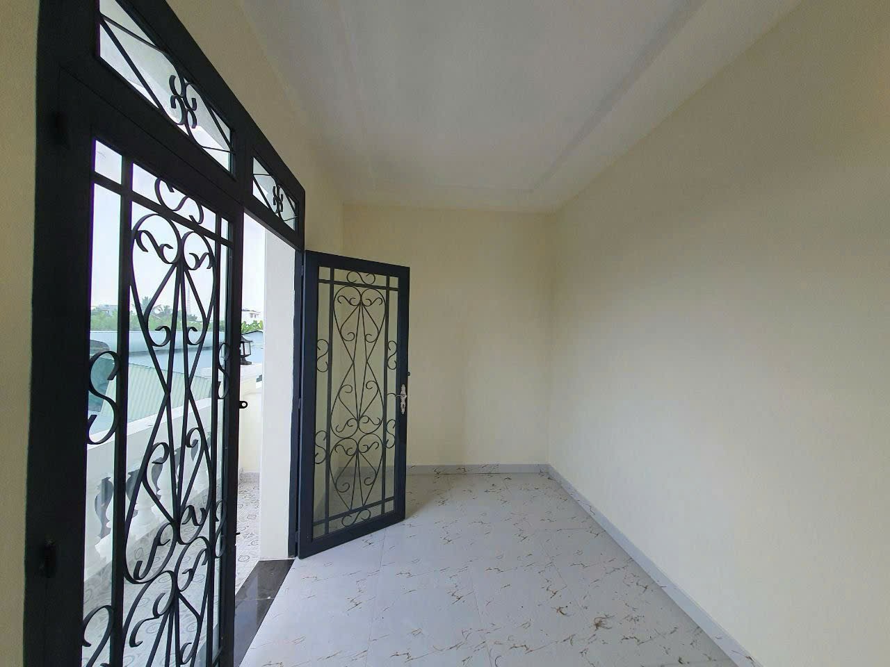 CHỈ 2,3 TỶ - NHÀ MẶT PHỐ 5M*24M - 3 TẦNG CẦN ĐƯỚC LONG AN - NHÀ TRỐNG GIAO NGAY 15983811