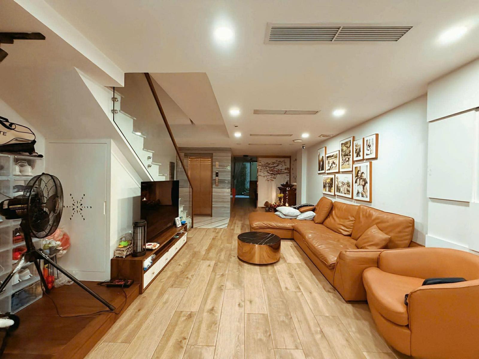 **Bán nhà Mặt tiền Nguyễn Đình Khơi** p4, Tân Bình; (5*25) 7 tầng 15983995