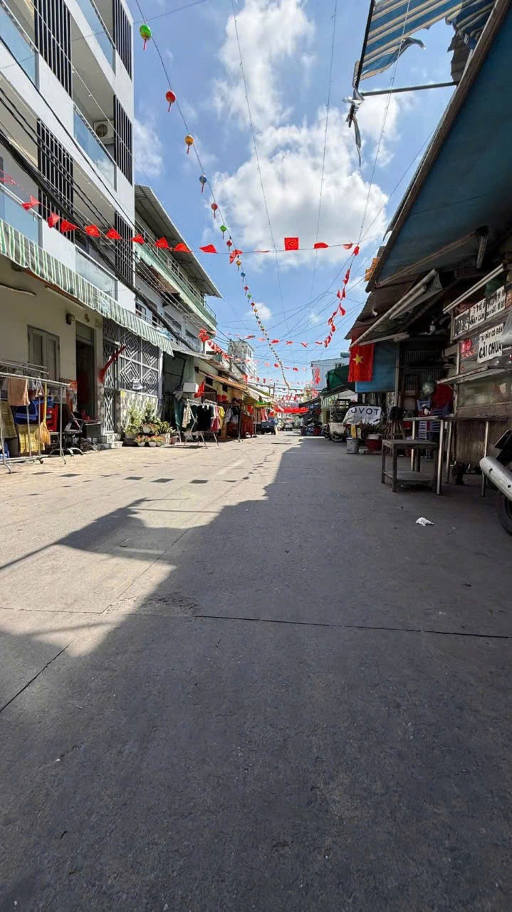 NHÀ ĐẸP - GIÁ TỐT - CHÍNH CHỦ Cần Bán Nhà Vị Trí Đẹp Tại HẺM HƯNG PHÚ, P. 10, Q. 8 (CŨ) 15984107