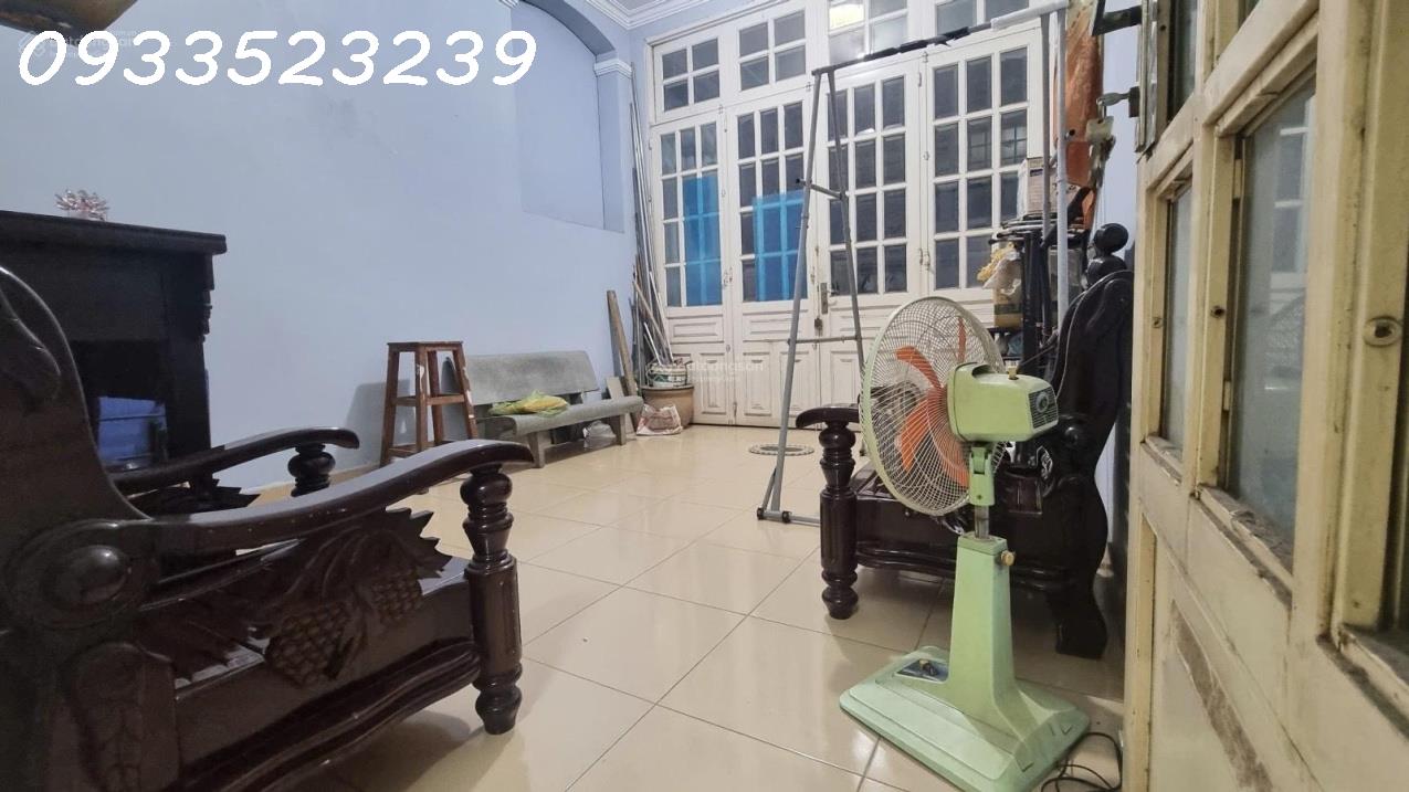 Giảm sâu - nhà 4 tầng 65.2m2 ngay chợ đêm Hạnh Thông Tây đường 8m, vỉa hè 4m kinh doanh chỉ 9,99 tỷ 15984197