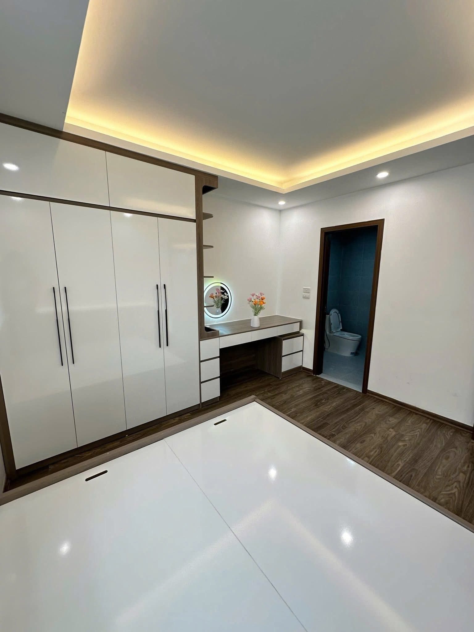 Hiếm Có Khó Tìm. Bán Căn Chung Cư Học Viện Hậu Cần, Long Biên 73m2, Giá 4,95 Tỷ  15984222