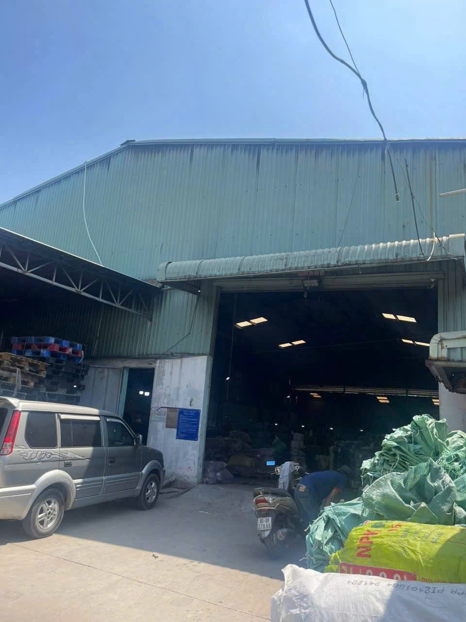 XƯỞNG MẶT TIỀN THANH NIÊN – GẦN CẦU LỚN HÓC MÔN – 1.000M² – CONT 24/7 – CHỈ 20 TỶ 15984232