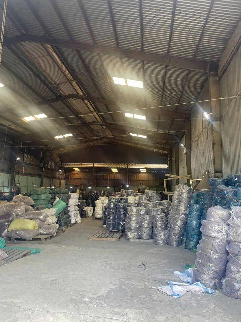 XƯỞNG MẶT TIỀN THANH NIÊN – GẦN CẦU LỚN HÓC MÔN – 1.000M² – CONT 24/7 – CHỈ 20 TỶ 15984232