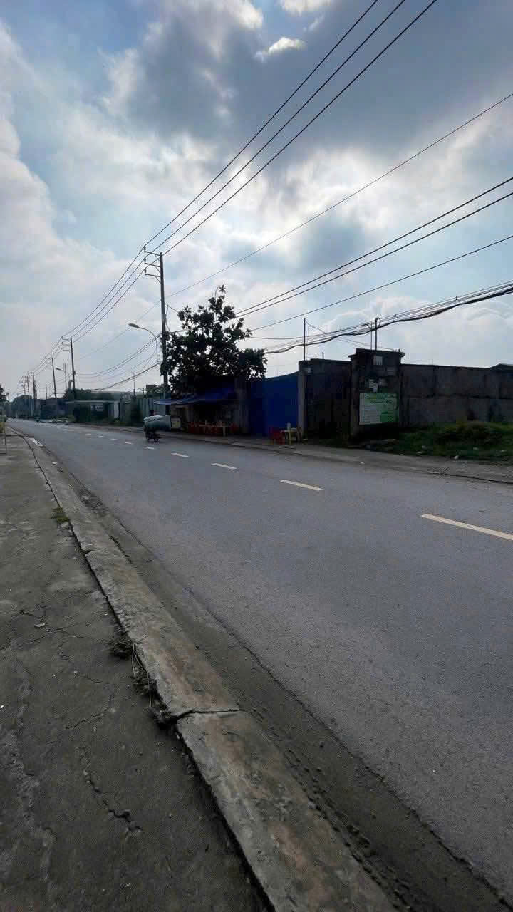 XƯỞNG MẶT TIỀN THANH NIÊN – GẦN CẦU LỚN HÓC MÔN – 1.000M² – CONT 24/7 – CHỈ 20 TỶ 15984232