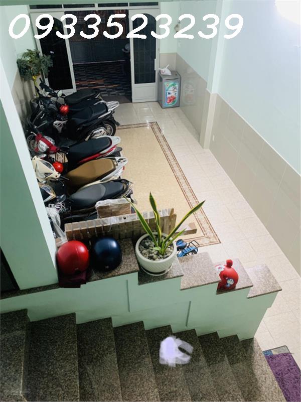 Bán Nhà Dương Quảng Hàm, P.5, GV - Phía sau Vincom Phan Văn Trị. DT: 4m x 20m trệt 3 lầu, giá 9,8 15984355