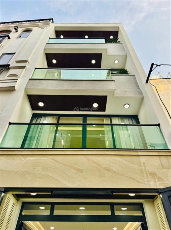 Nhà Mới Xây Hẻm 5m_Dương Quảng Hàm __Có Thang Máy __Diện tích: 4m x 17m 4 Lầu 4 Phòng_6wc 15984363