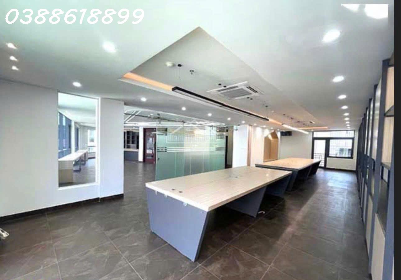 BÁN TOÀ VĂN PHÒNG VIP QUẬN CẦU GIẤY 200 M2 - MẶT TIỀN BỀ THẾ - VIEW VƯỜN HOA - 7 TẦNG NỔI - 1 TẦNG 15984423