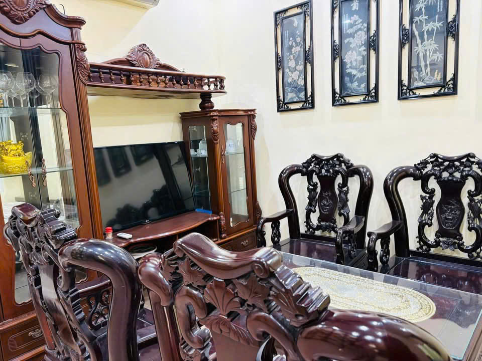 Cần cho thuê nhà 48m2 x 2 tầng có 3 phòng ngủ, 1WC, đầy đủ tiện nghi đường Hoàng Hoa Thám, quận Ba 15984425