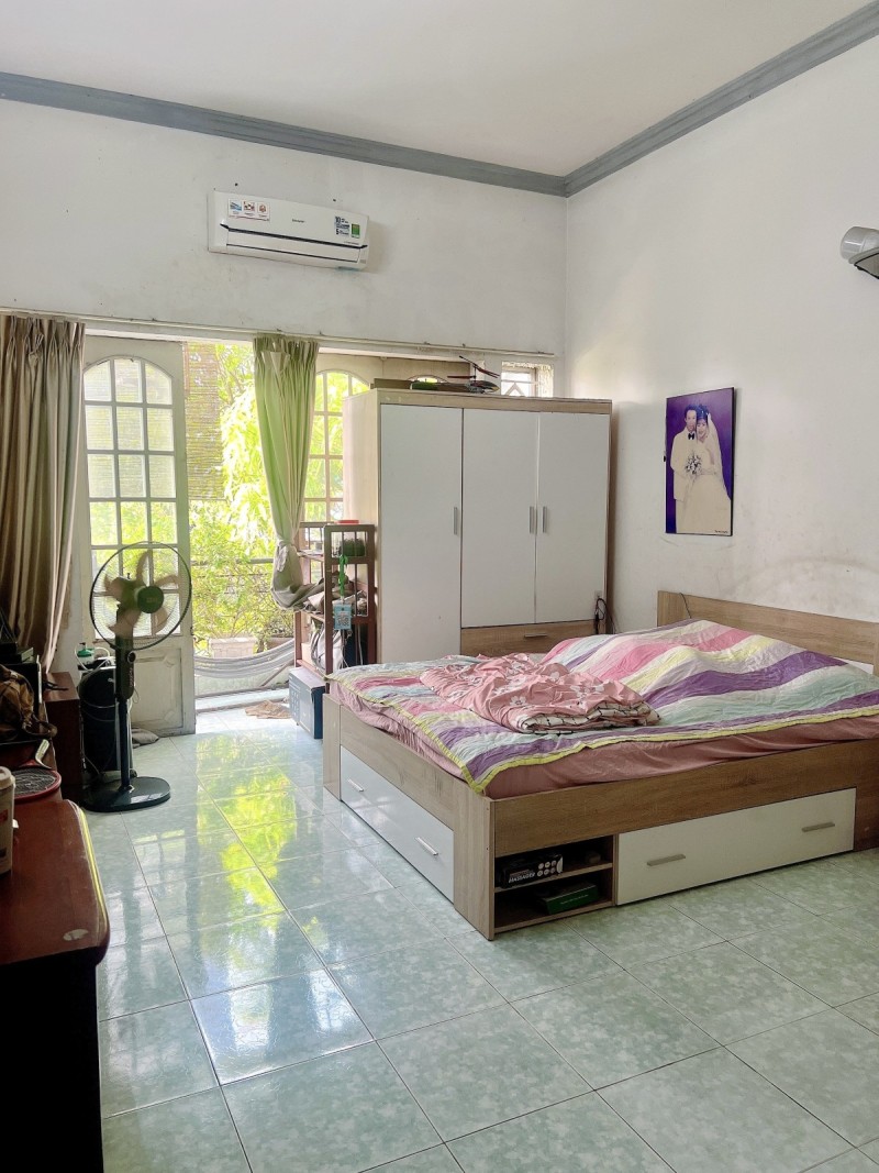 Bán nhà đường số 9, Hiệp Bình Chánh, Thủ Đức, TP HCM. DT 90m2, 3 tầng. Giá 9.25 tỷ. 15984437