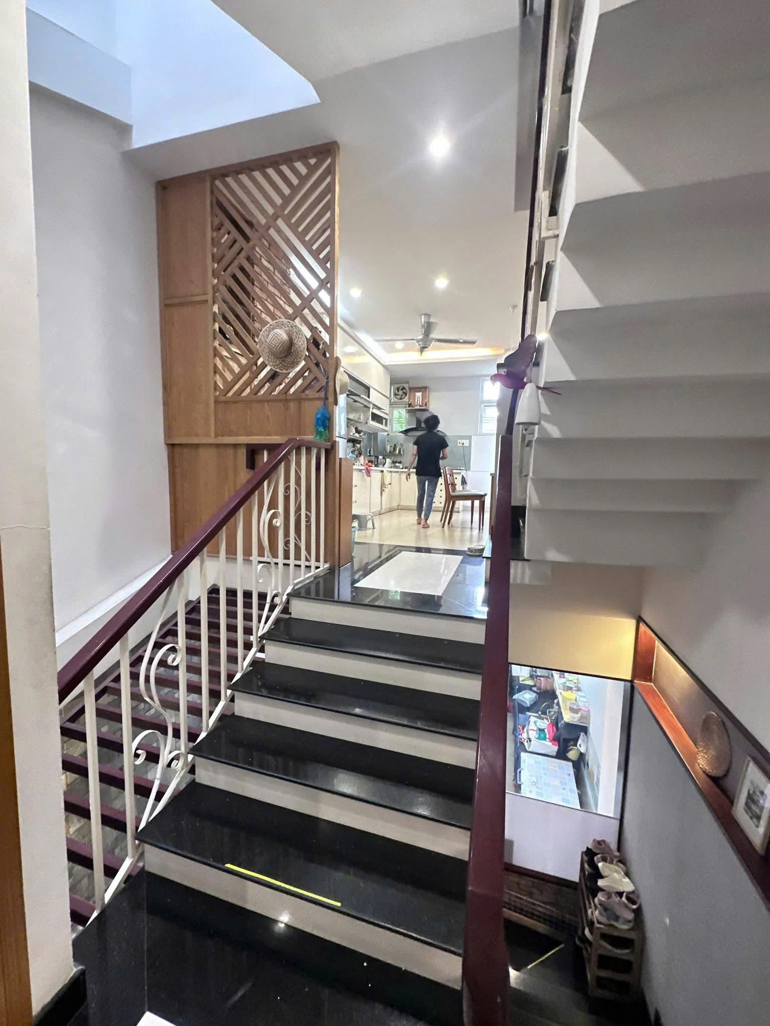 Bán nhà Nguyễn Bá Huân Thảo Điền Quận 2 – thuê 60 triệu/tháng 15984444