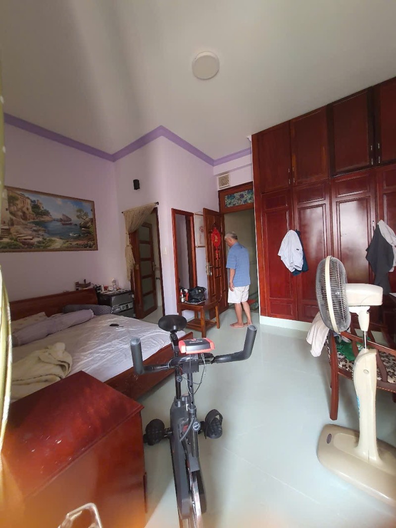 Bán Biệt Thự đường số 13, Phường An Khánh,  Q2, Thủ Đức, TP HCM. DT  210m2, 3 tầng,  4PN, Sổ Hồng, 15984471