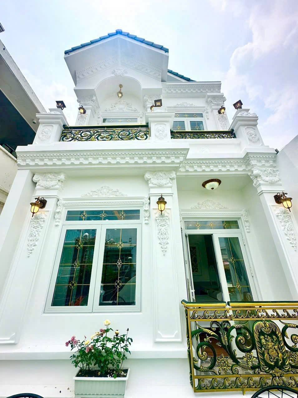 NHÀ TÂN CỔ ĐIỂN CÓ GARA Ô TÔ - ĐÀO TÔNG NGUYÊN, NHÀ BÈ - GIÁP QUẬN 7 - CHỈ 8,8 TỶ 15984479