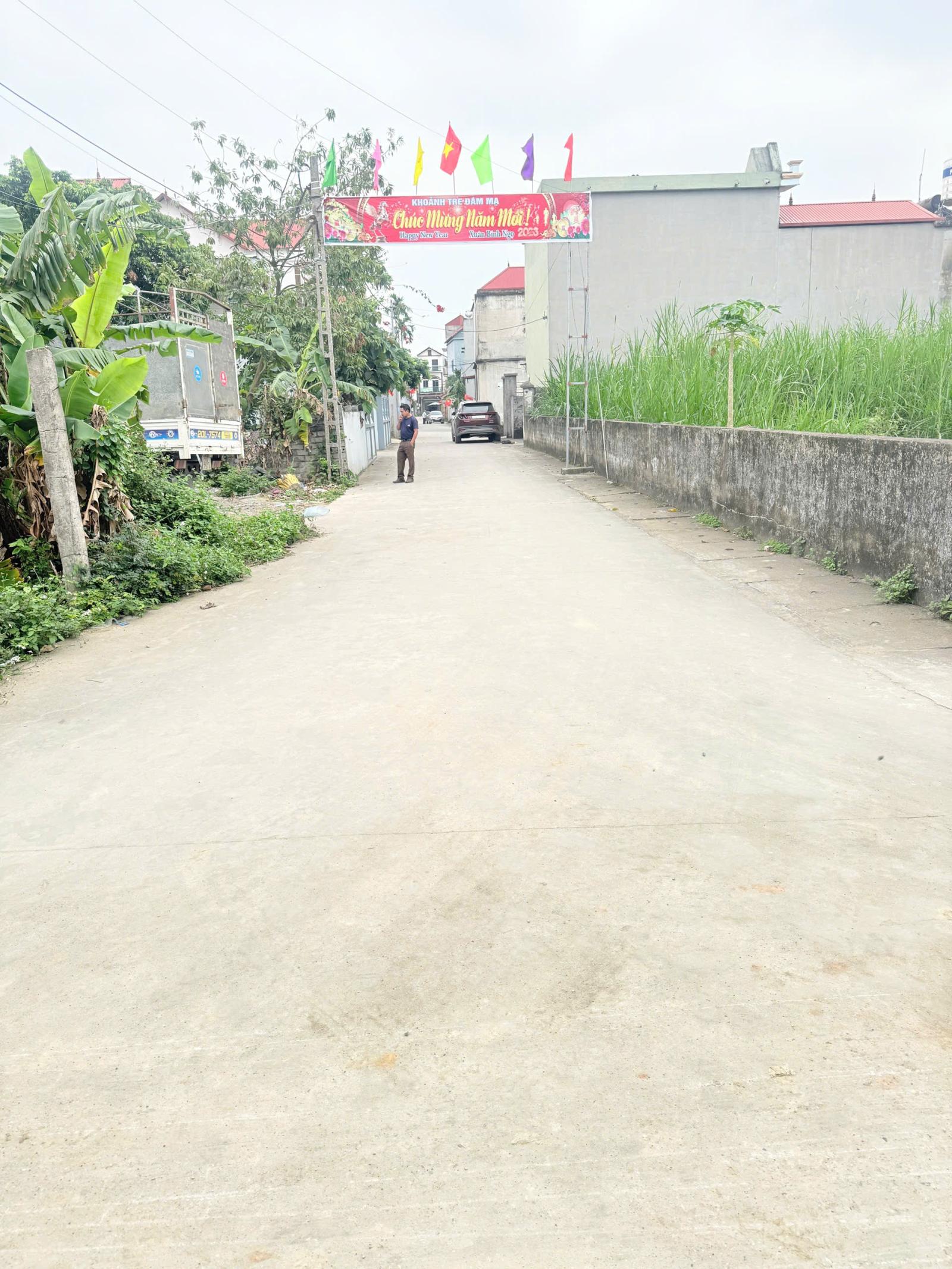 Lô đất 130 m2 - MT 5m. Full Thổ cư, đường xe công ten nơ.  Tại Yên Dũng, Bắc Giang .Giá 1.48 tỷ 15984482