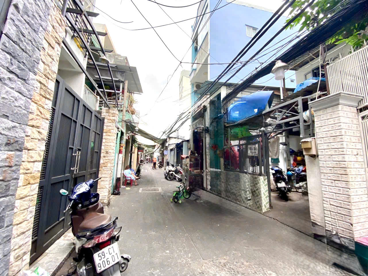 GIÁ TỐT NHẤT KHU VỰC- BÁN NHÀ 2 TẦNG MẶT TIỀN HẺM XE HƠI KINH DOANH ĐA NGÀNH Đ.ĐOÀN VĂN BƠ, Q4- 15984521
