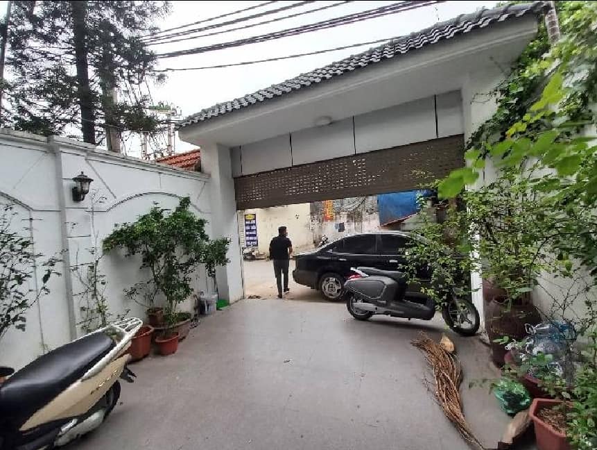 Giá tốt, bán nhà khu Ngọc Hà, ô tô vào nhà, 200m, mặt tiền 13m, chỉ 49 tỷ 15984523