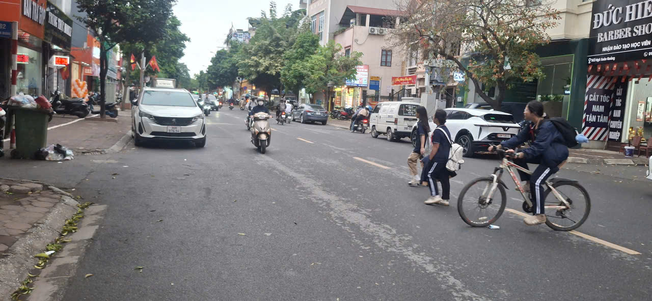 Nhà phố Ngô Xuân Quảng,8.5 tỷ 36m2,, 2 mặt thoáng, sổ đẹp 15984548