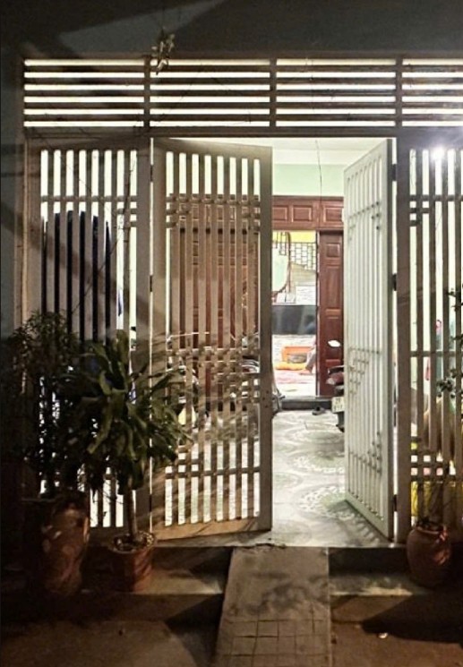 Bán nhà 3 tầng khu vực trung tâm thị trấn Yên Viên - Hàng hiếm còn sót lại - Cách cầu Đuống 600m 15984577