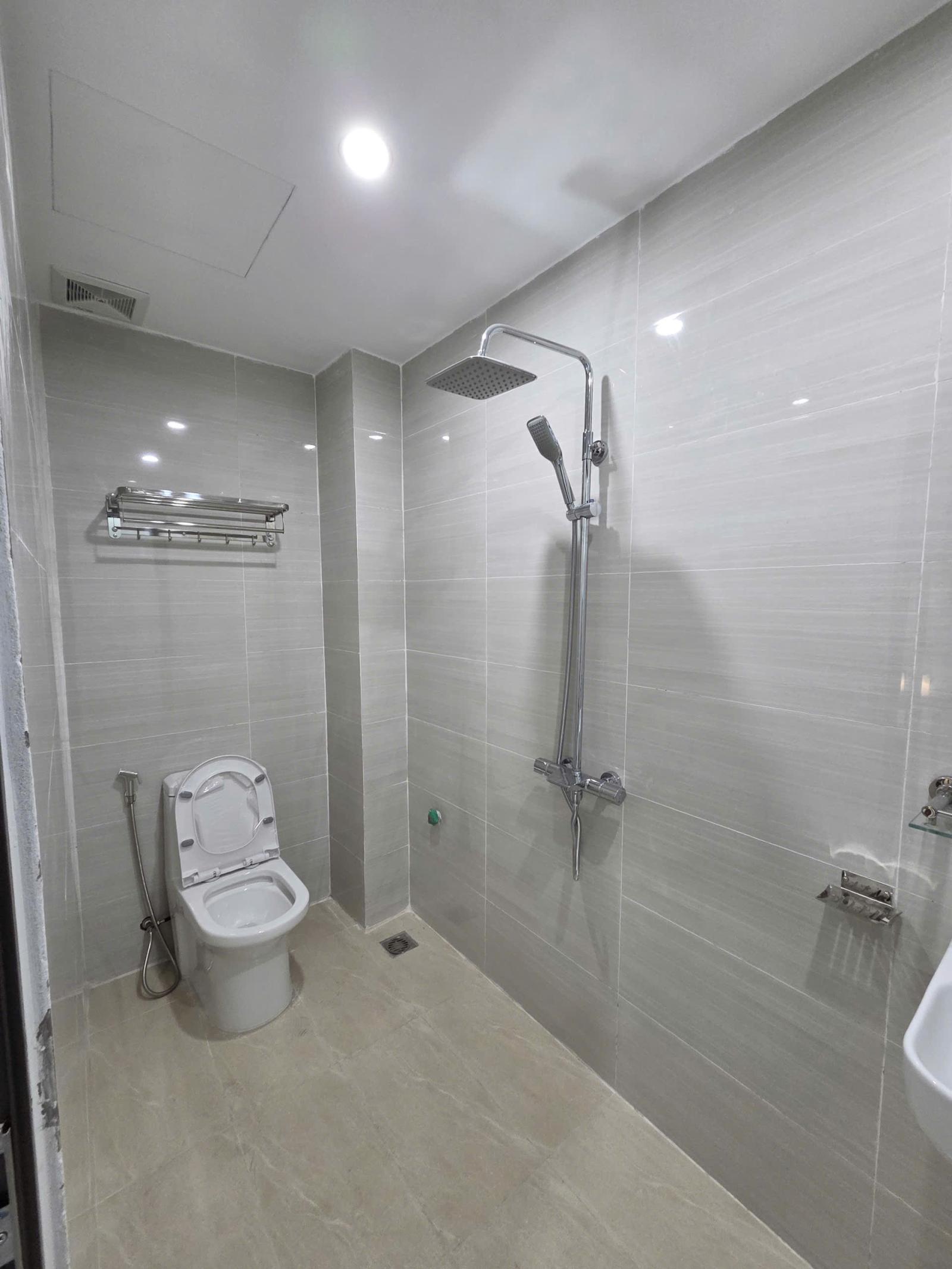 Em Quân Chính chủ cần bán gấp nhà xây độc lập, 2 mặt thoáng, ô tô đỗ của tại Thị trấn Chúc Sơn, phường Chương Mỹ.
 15984645