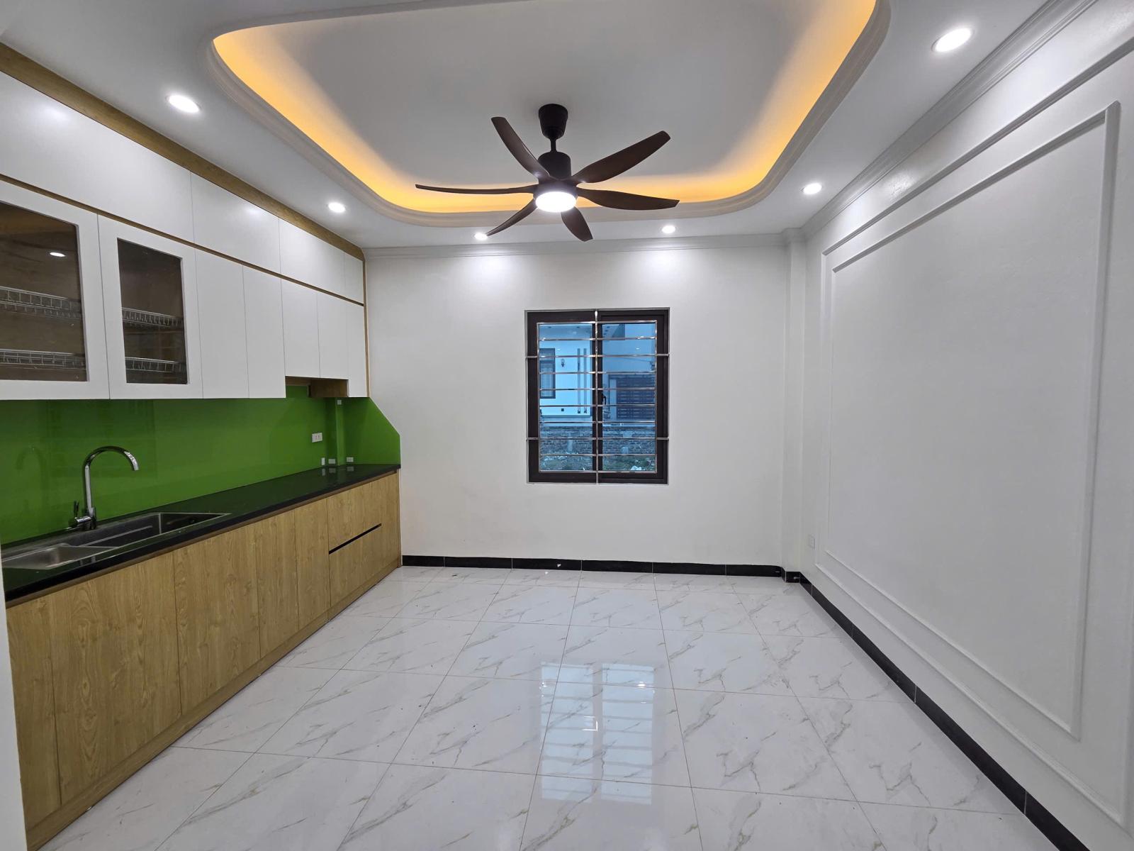 Em Quân Chính chủ cần bán gấp nhà xây độc lập, 2 mặt thoáng, ô tô đỗ của tại Thị trấn Chúc Sơn, phường Chương Mỹ.
 15984645