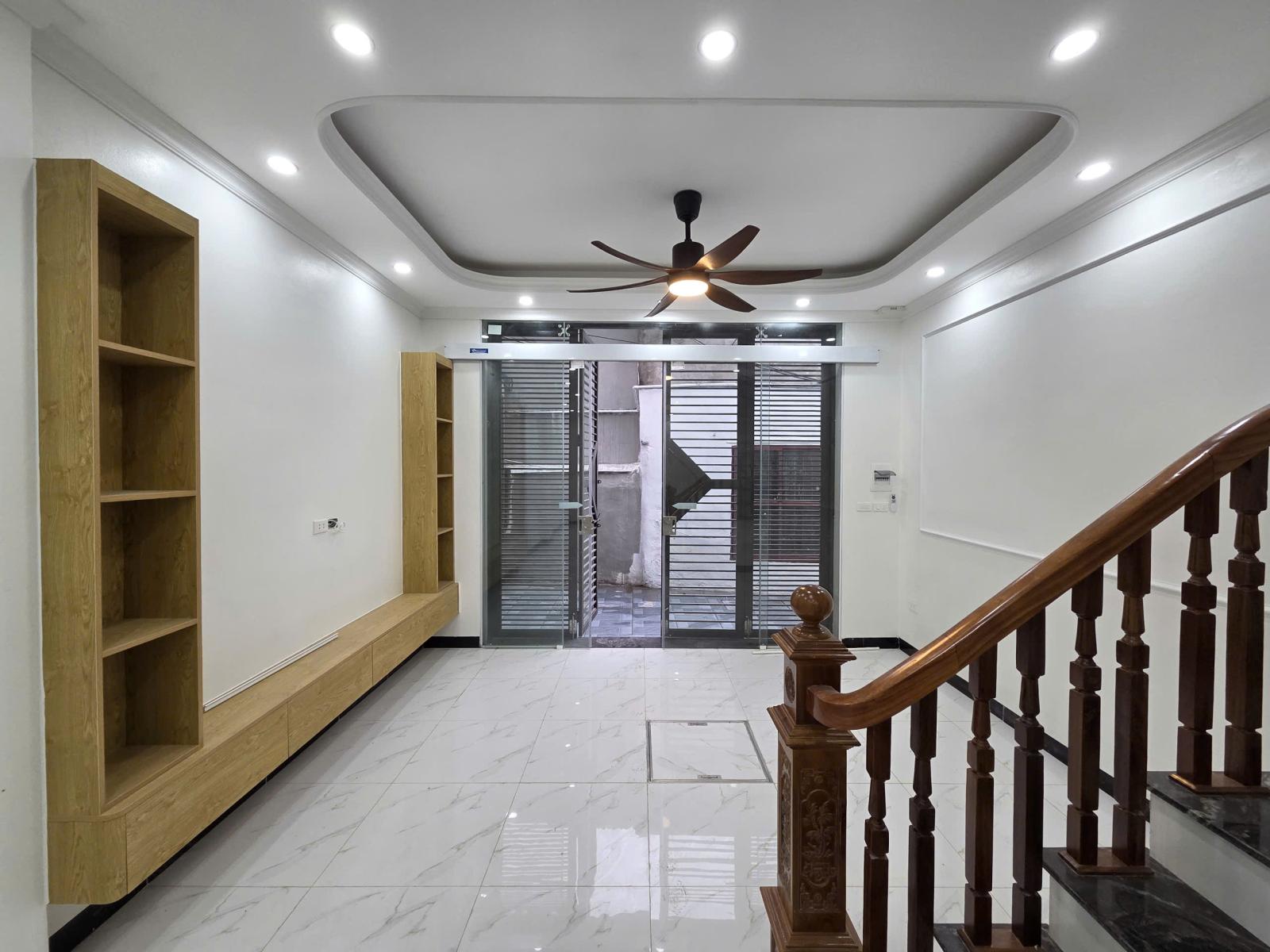 Em Quân Chính chủ cần bán gấp nhà xây độc lập, 2 mặt thoáng, ô tô đỗ của tại Thị trấn Chúc Sơn, phường Chương Mỹ.
 15984645