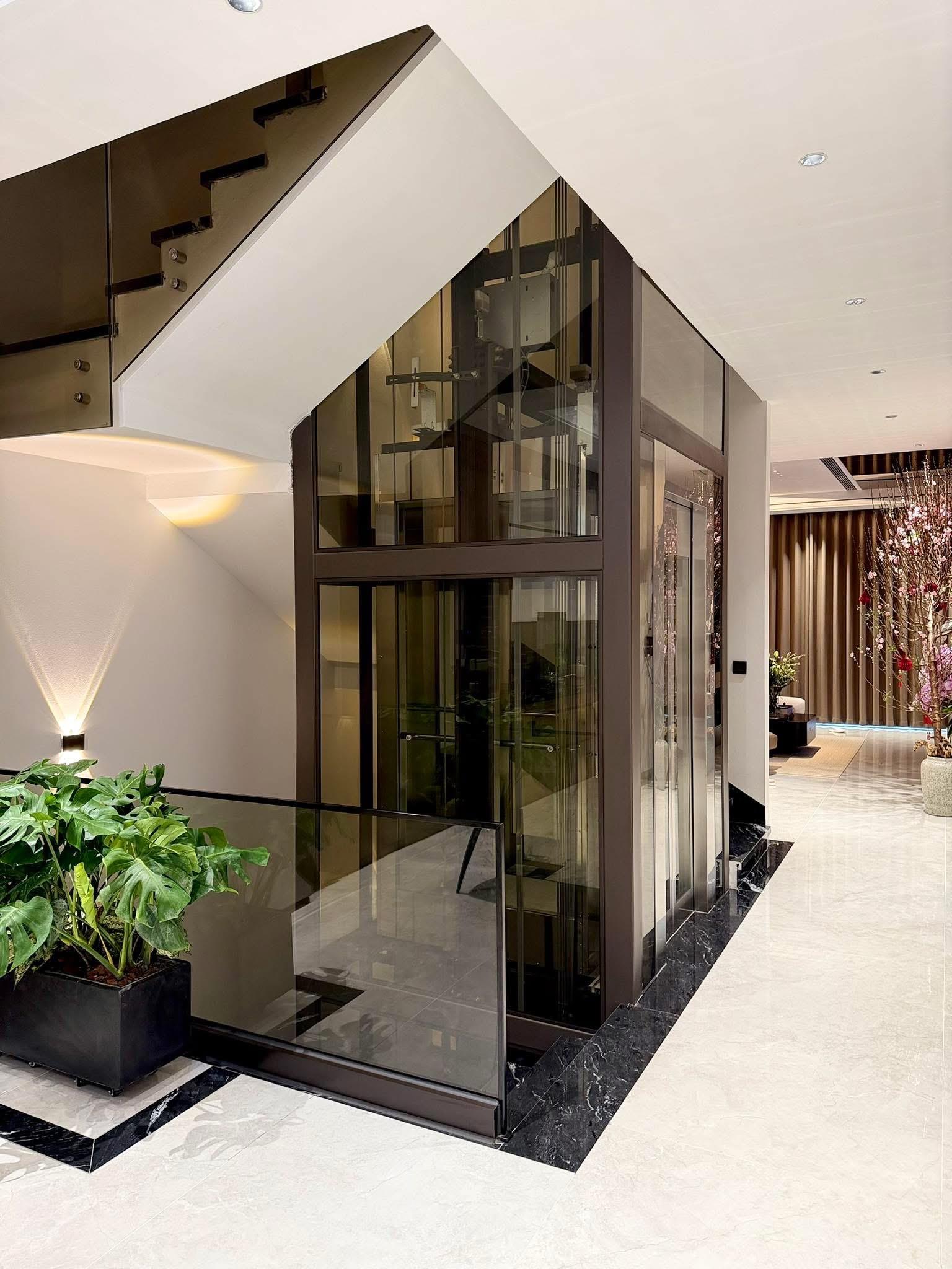 **Bán nhà HXH Trương Hoàng Thanh, khu K300 Tân Bình (8*12) góc 2MT 15984665