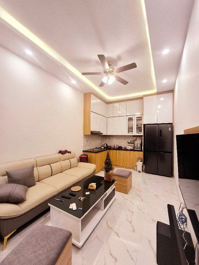 Bán nhà Võ Thị Sáu 7.95 tỷ, mặt tiền siêu phẩm 5.5m, 28m trên sổ, sử dụng 33m, 3 tầng 15984678