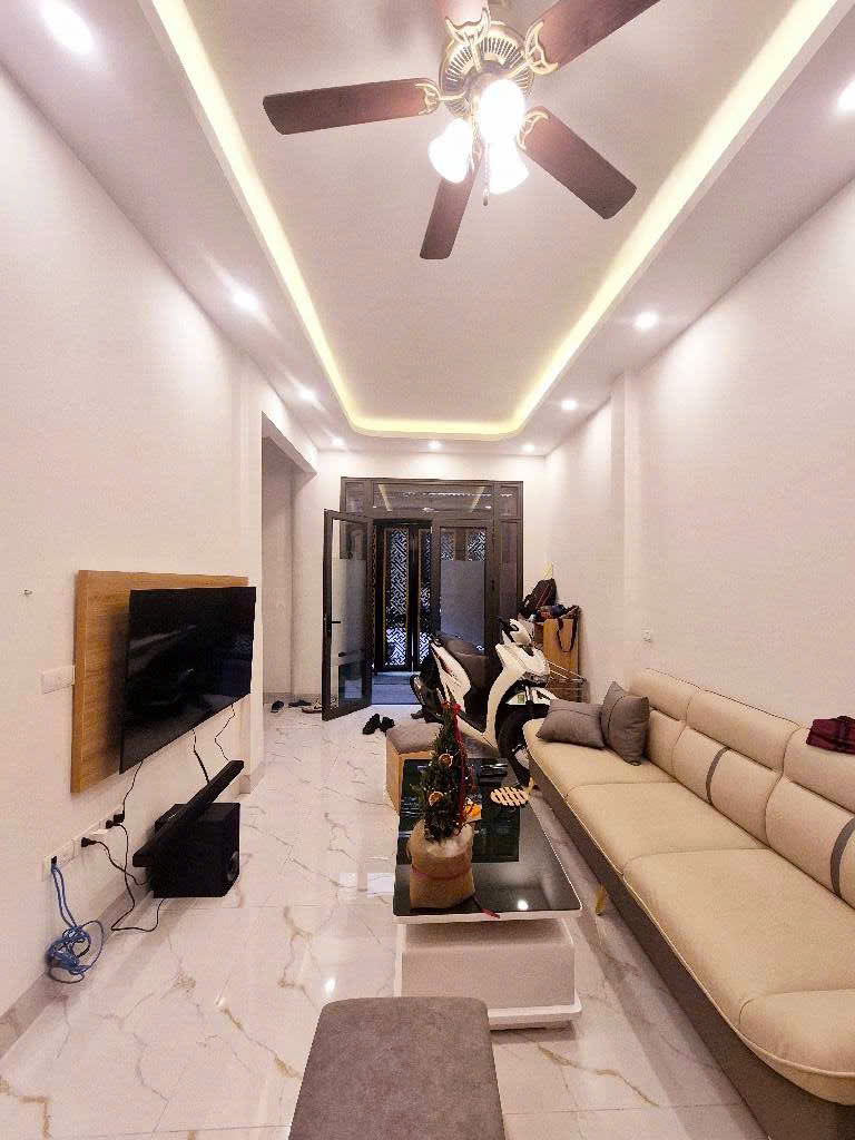 Bán nhà Võ Thị Sáu 7.95 tỷ, mặt tiền siêu phẩm 5.5m, 28m trên sổ, sử dụng 33m, 3 tầng 15984678