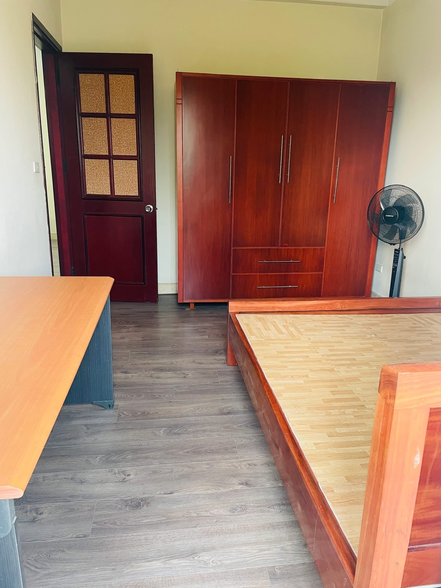 Cho thuê căn hộ chung cư tại Khu Đô thị Việt Hưng (quận Long Biên cũ) 15984819