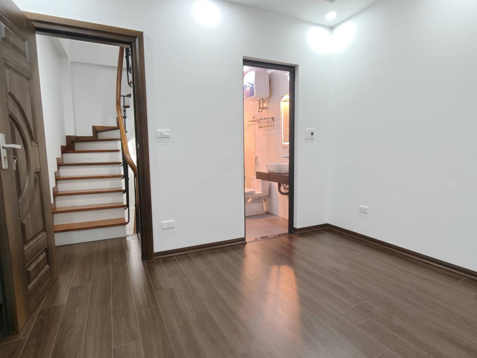 BÁN NHÀ 5M RA NGÕ Ô TÔ VŨ HỮU, TỐ HỮU, THANH XUÂN 30M - 5TẦNG – CHỈ 6 TỶ.
TIỆN ÍCH NGẬP TRÀN-NGÕ THÔNG- SAU QUY HOẠCH CÁCH MẶT PHỐ VŨ HỮU 5M
 15984987