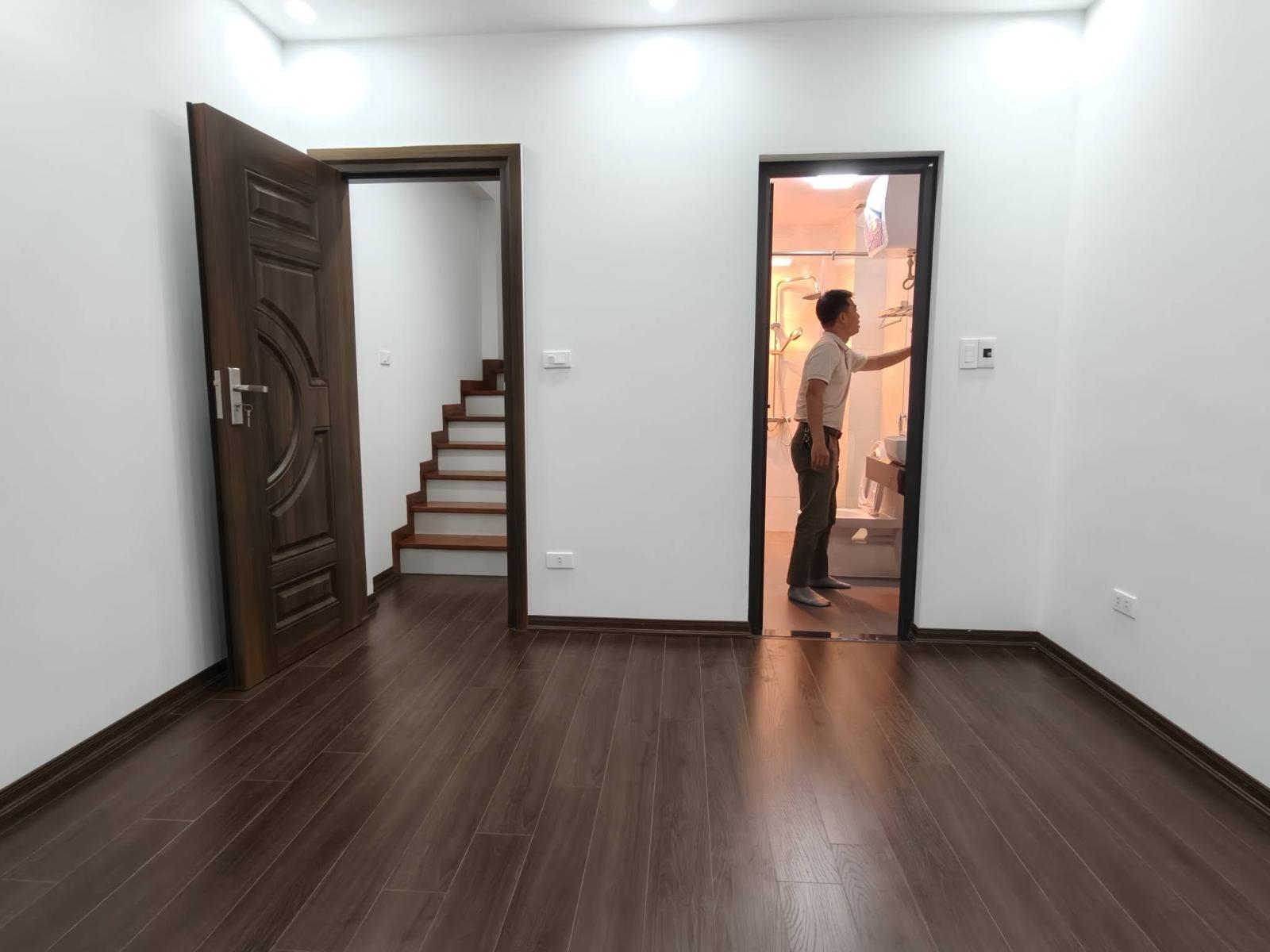 BÁN NHÀ 5M RA NGÕ Ô TÔ VŨ HỮU, TỐ HỮU, THANH XUÂN 30M - 5TẦNG – CHỈ 6 TỶ.
TIỆN ÍCH NGẬP TRÀN-NGÕ THÔNG- SAU QUY HOẠCH CÁCH MẶT PHỐ VŨ HỮU 5M 15984995