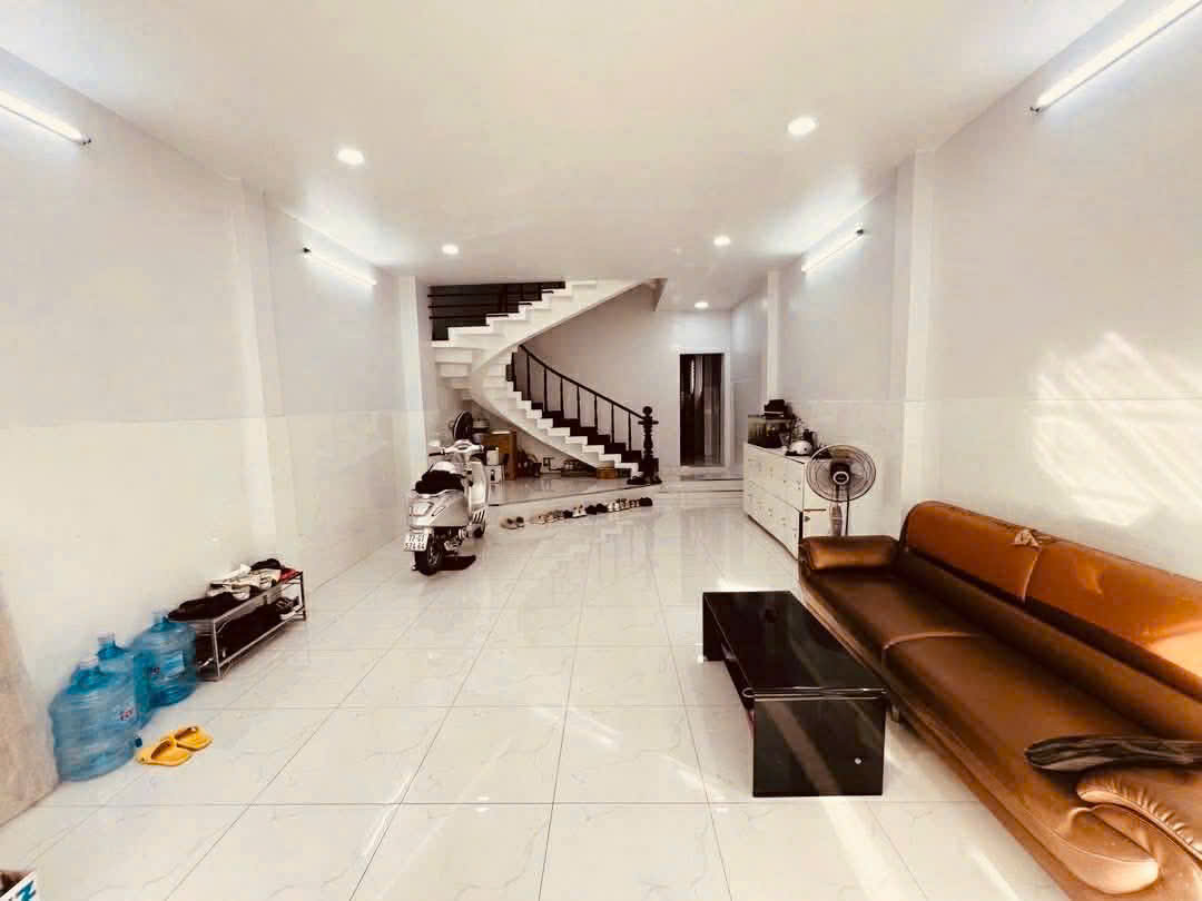 Bán nhà Mặt tiền Nguyễn Thái Bình - gần Xuân Diệu, 5x16m, 3 Tầng - 5PN, hạ còn 23,8 tỷ. 15985084