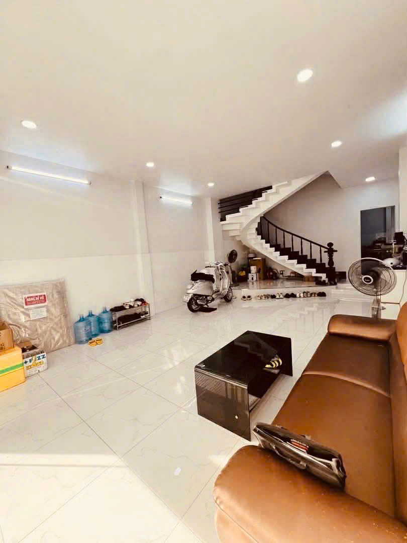 Bán nhà Mặt tiền Nguyễn Thái Bình - gần Xuân Diệu, 5x16m, 3 Tầng - 5PN, hạ còn 23,8 tỷ. 15985084