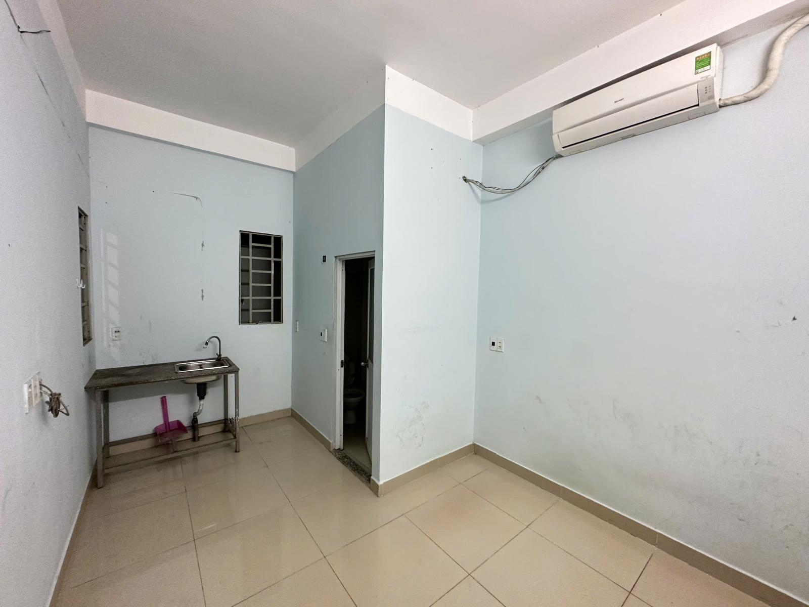 (Tin thật 100%) Bán CHDV hẻm 12m lô góc 166m2 x 41P Phan Huy Ích - DT 150tr/th - Rẻ hơn 20% - HH MG 15985241