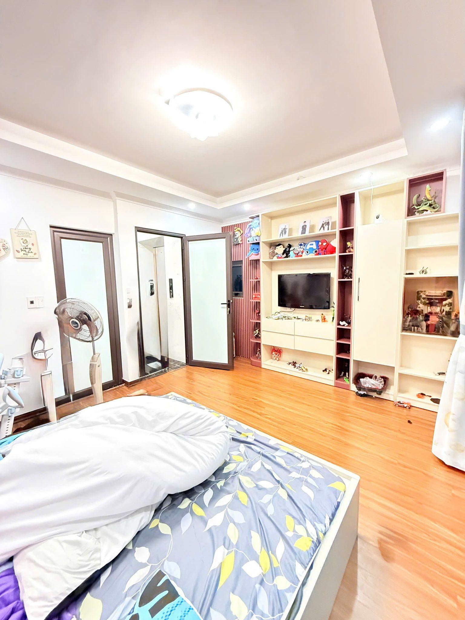 MỘT CĂN DUY NHẤT LẠC LONG QUÂN LÔ GÓC , THANG MÁY Ở NGAY 58M 6TẦNG 15.2TỶ 15985388