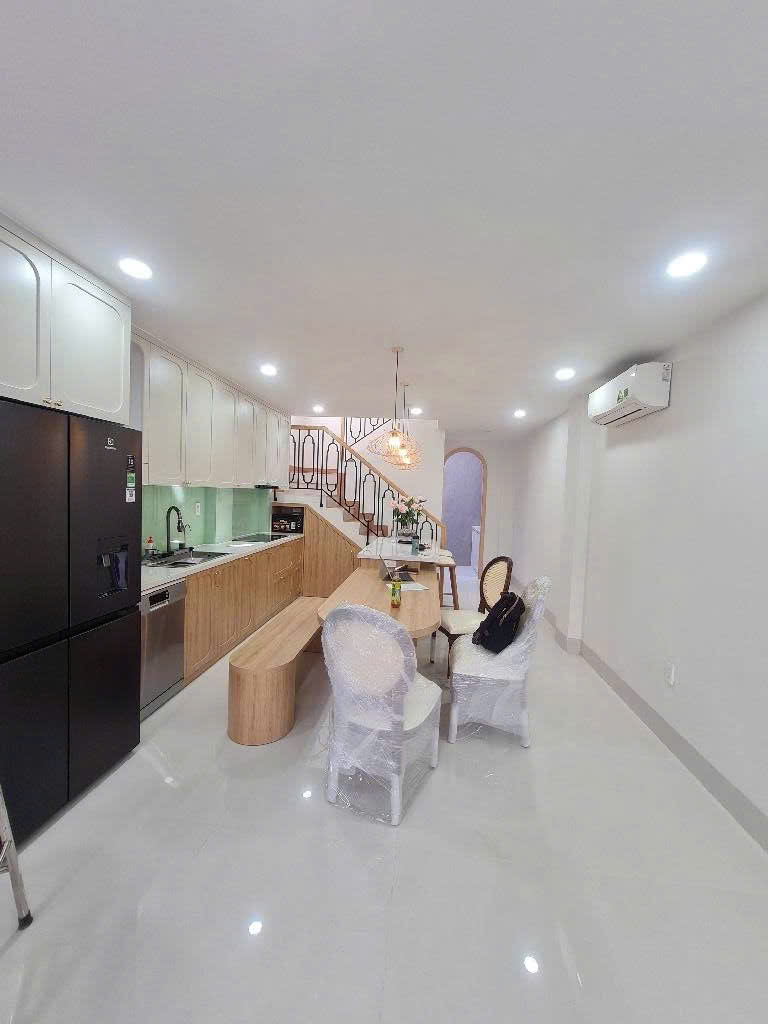 KẾ BÊN AEON TÂN PHÚ - 4,2x15 - 5 TẦNG - ĐƯỜNG XE HƠI - CHỈ NHỈNH 11,T 15985398