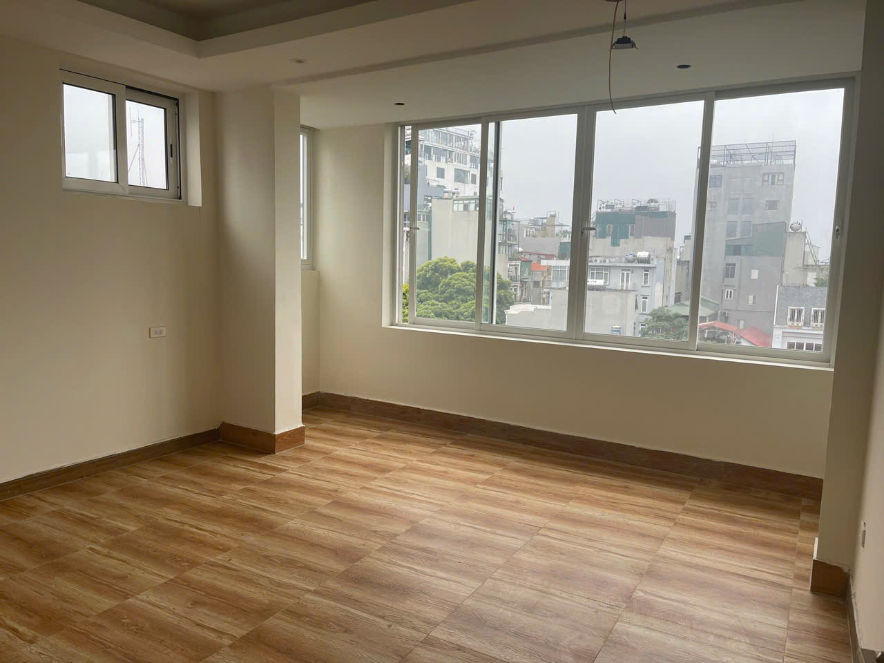 Chính chủ cho thuê  75 Trúc Bạch, Ba Đình, Hà Nội. cho thuê mặt bằng kinh doanh 15985413