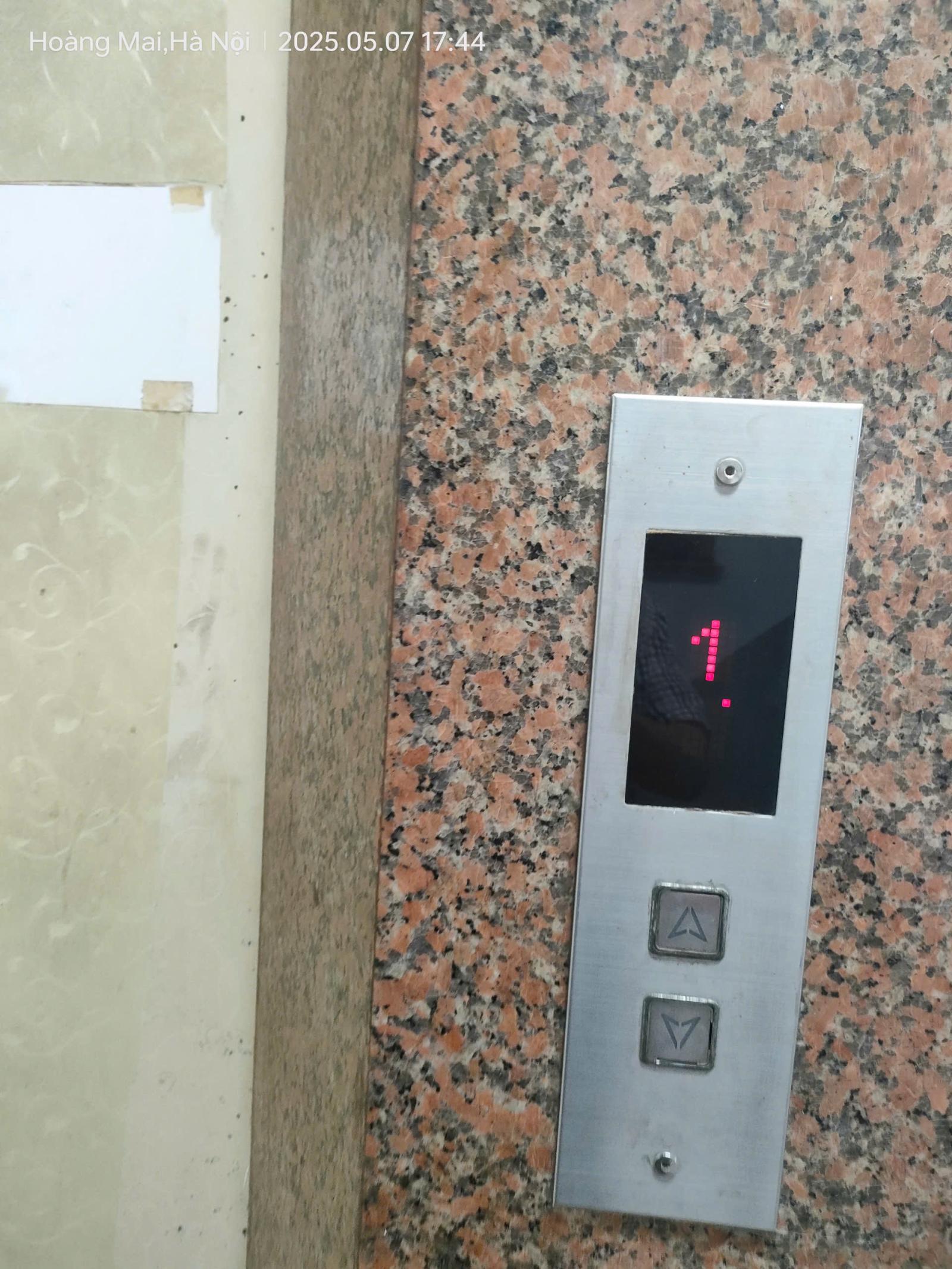 Bán gấp giá rẻ chung cư Sơn Tây 50m, tầng 2, mặt tiền 4m, 2.4 tỷ Ba Đình 15985425