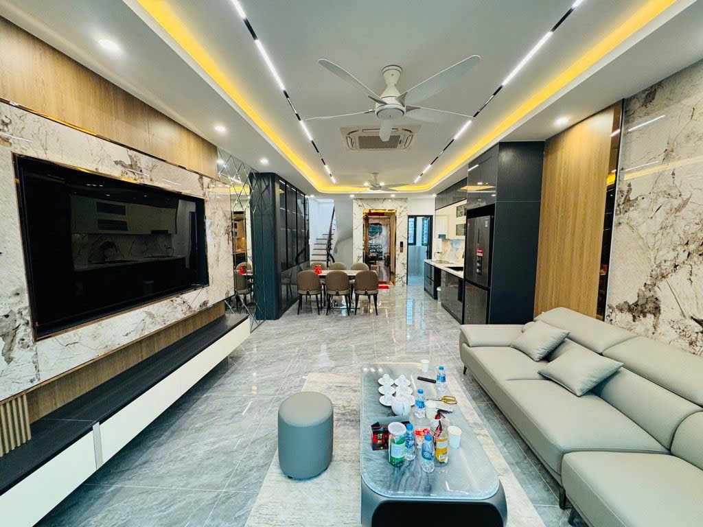 ĐẶC BIỆT HIẾM KHU HUỲNH THÚC KHÁNG NGUYÊN HỒNG 7T THANG MÁY, KINH DOANH. 15985440